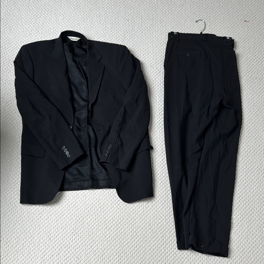 Pronto Uomo Black Suit with Slim Fit Blazer and Straight Leg Trousers